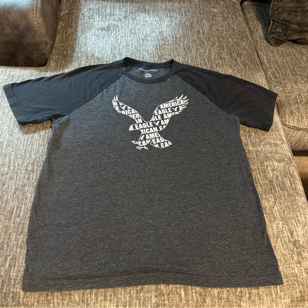 American Eagle TShirt Large Grey Black Mens Lg Logo Eagle Short Sleeve
